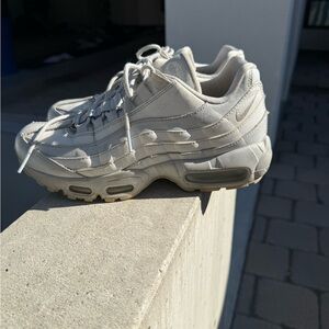 Nike Air Max 95 in Light Gray